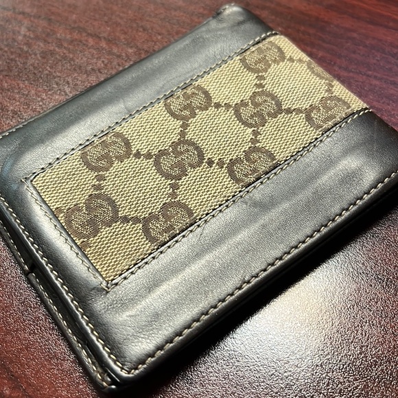Authentic GUCCI - Picture 2 of 13